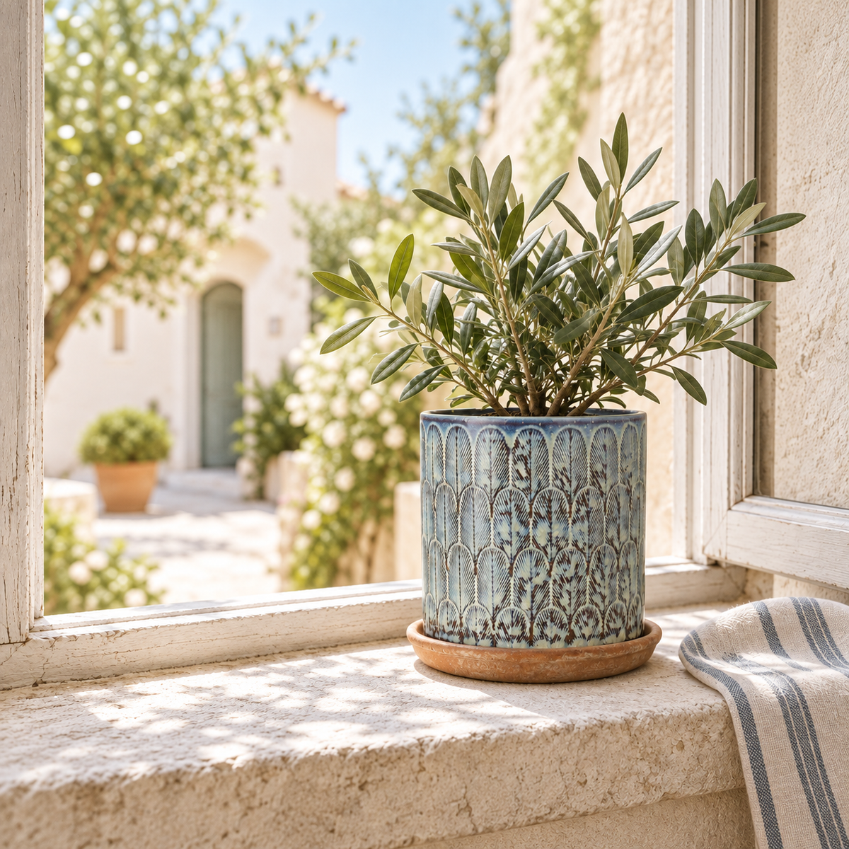 Blue &amp; White Patterned Ceramic Pot